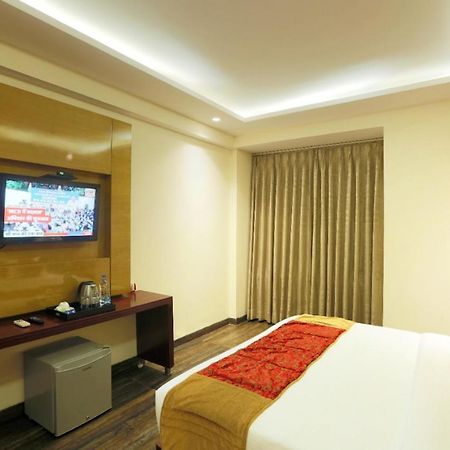 ניו דלהי Hotel Lohias Delhi Airport מראה חיצוני תמונה