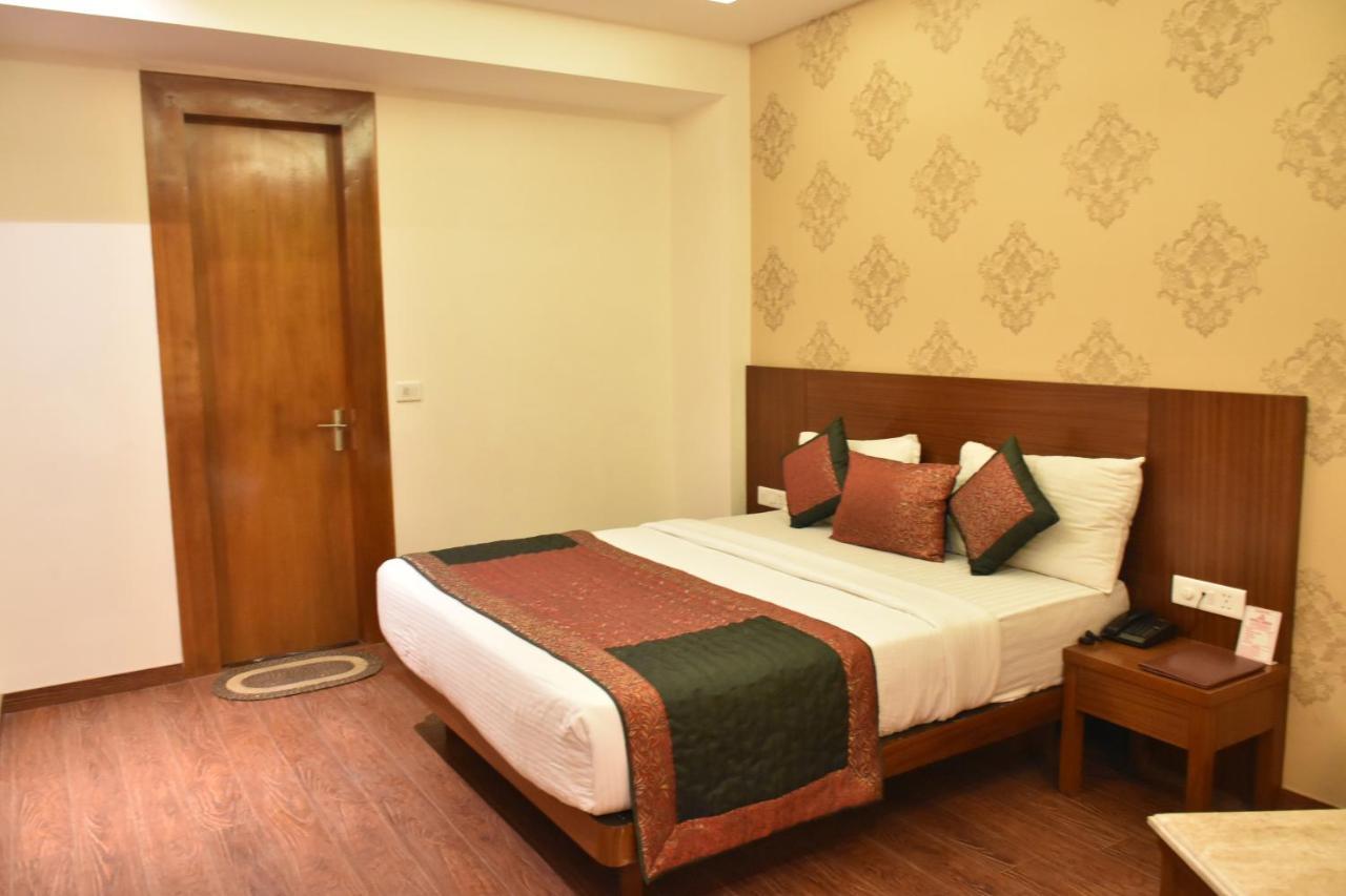 ניו דלהי Hotel Lohias Delhi Airport מראה חיצוני תמונה