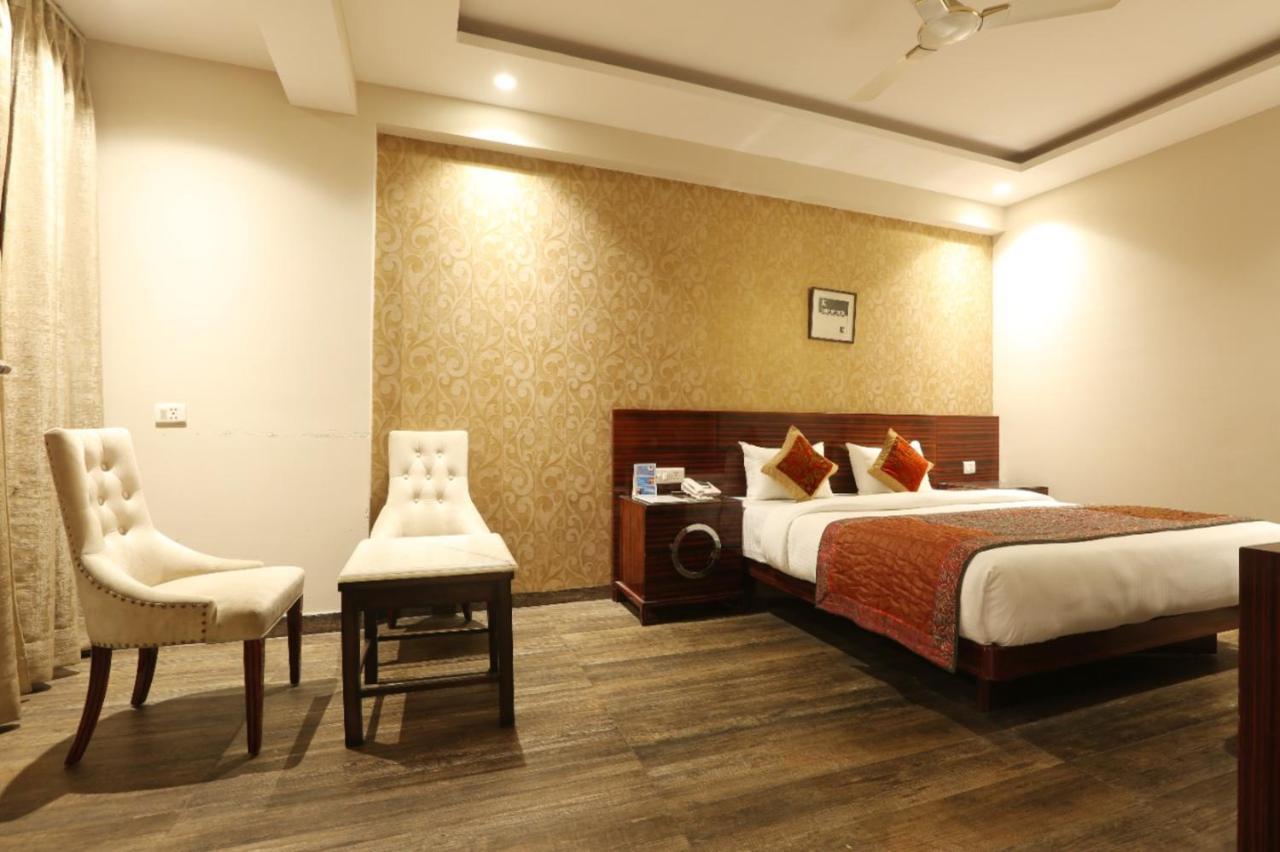 ניו דלהי Hotel Lohias Delhi Airport מראה חיצוני תמונה