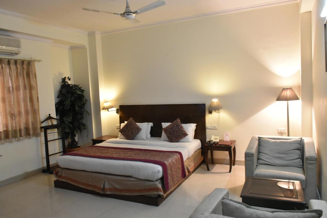 ניו דלהי Hotel Lohias Delhi Airport מראה חיצוני תמונה