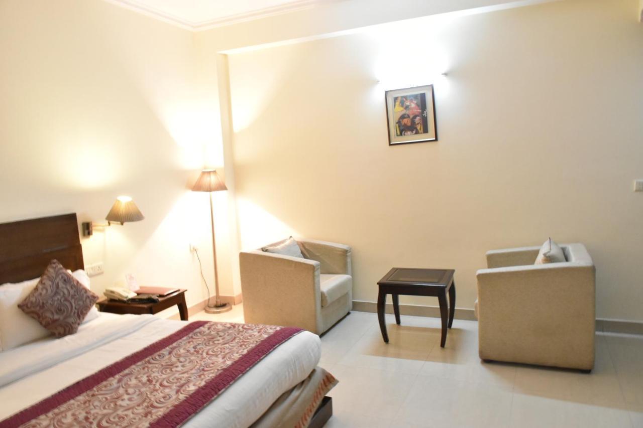 ניו דלהי Hotel Lohias Delhi Airport מראה חיצוני תמונה