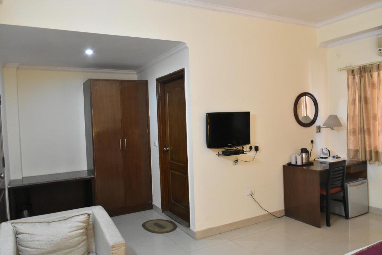 ניו דלהי Hotel Lohias Delhi Airport מראה חיצוני תמונה