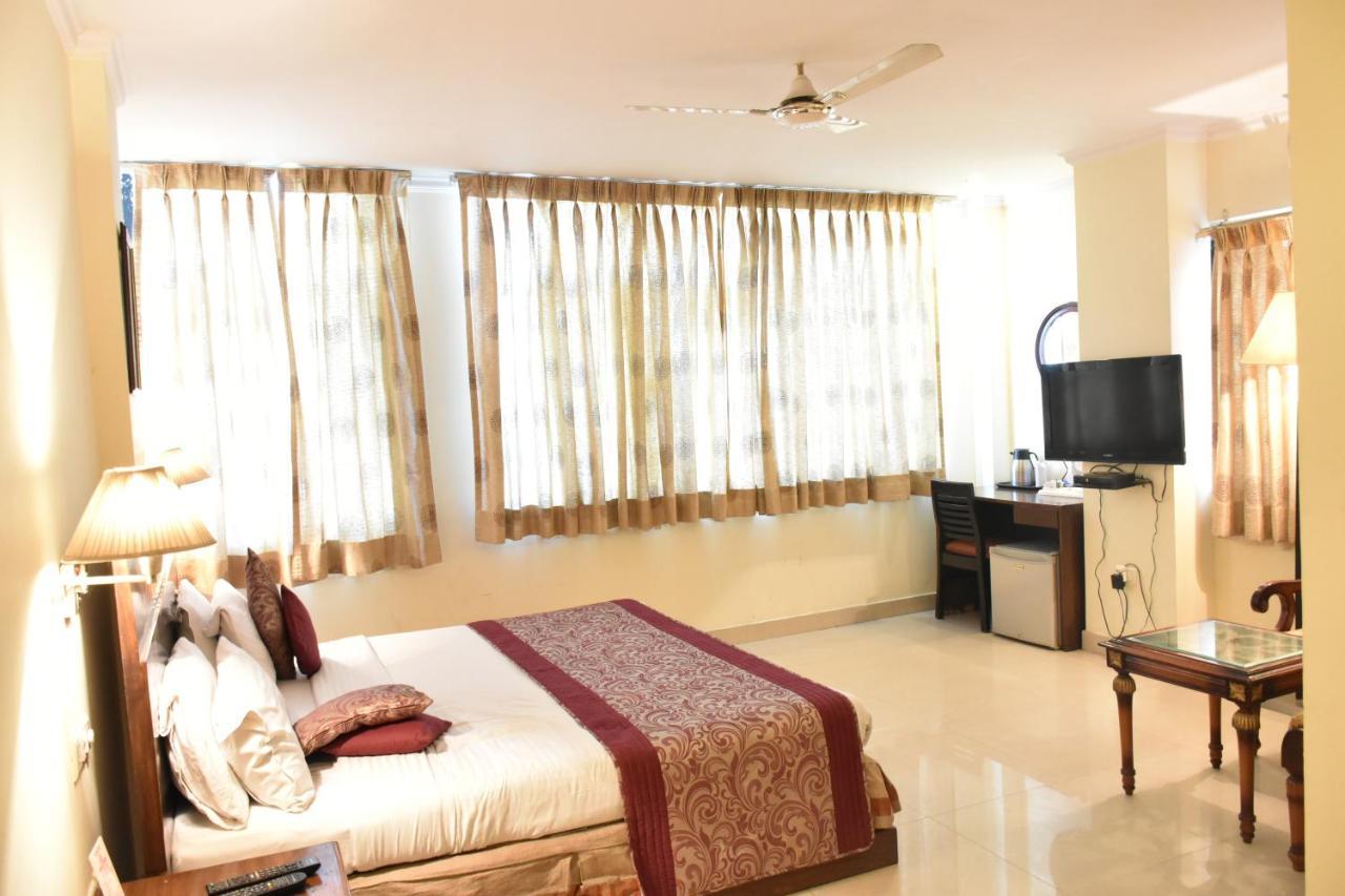 ניו דלהי Hotel Lohias Delhi Airport מראה חיצוני תמונה