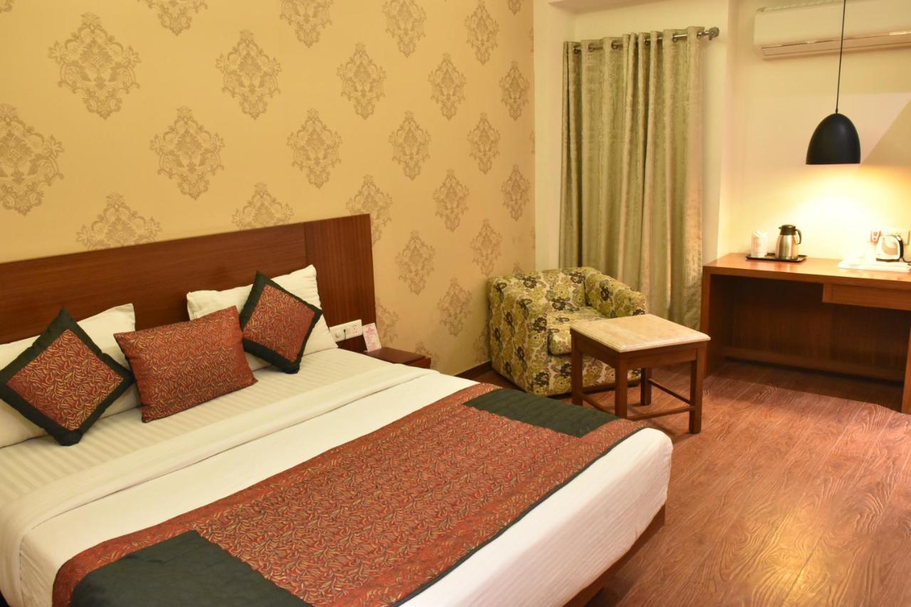 ניו דלהי Hotel Lohias Delhi Airport מראה חיצוני תמונה