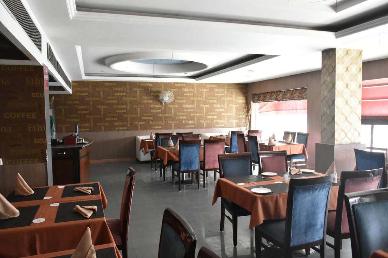 ניו דלהי Hotel Lohias Delhi Airport מראה חיצוני תמונה