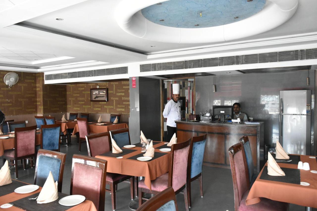 ניו דלהי Hotel Lohias Delhi Airport מראה חיצוני תמונה