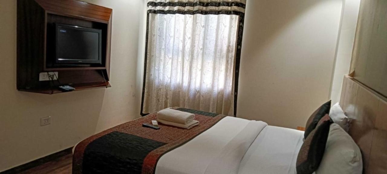 ניו דלהי Hotel Lohias Delhi Airport מראה חיצוני תמונה