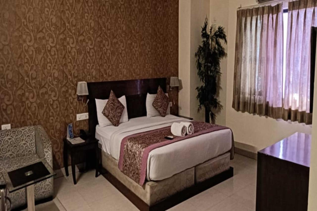 ניו דלהי Hotel Lohias Delhi Airport מראה חיצוני תמונה