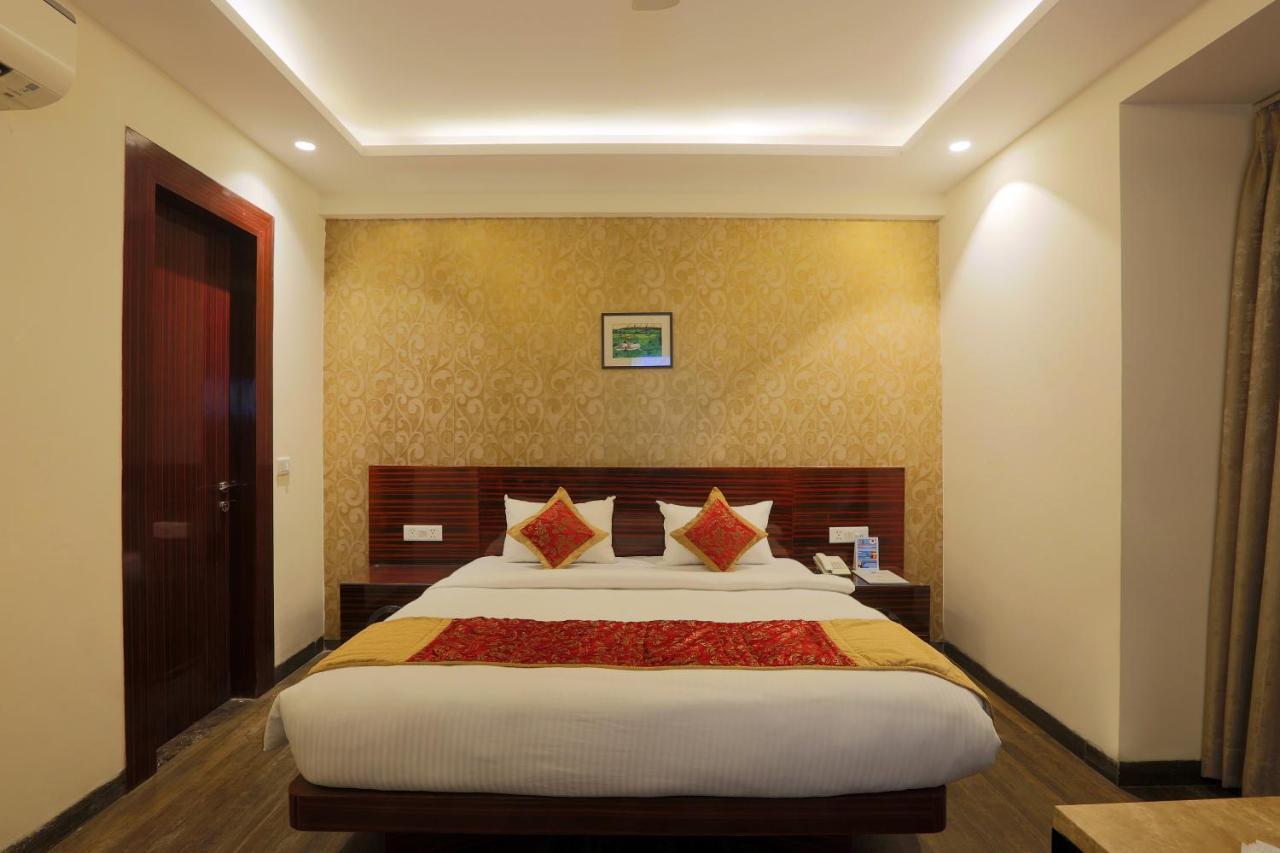 ניו דלהי Hotel Lohias Delhi Airport מראה חיצוני תמונה
